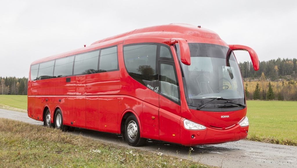 Rød turbuss lang s landevei