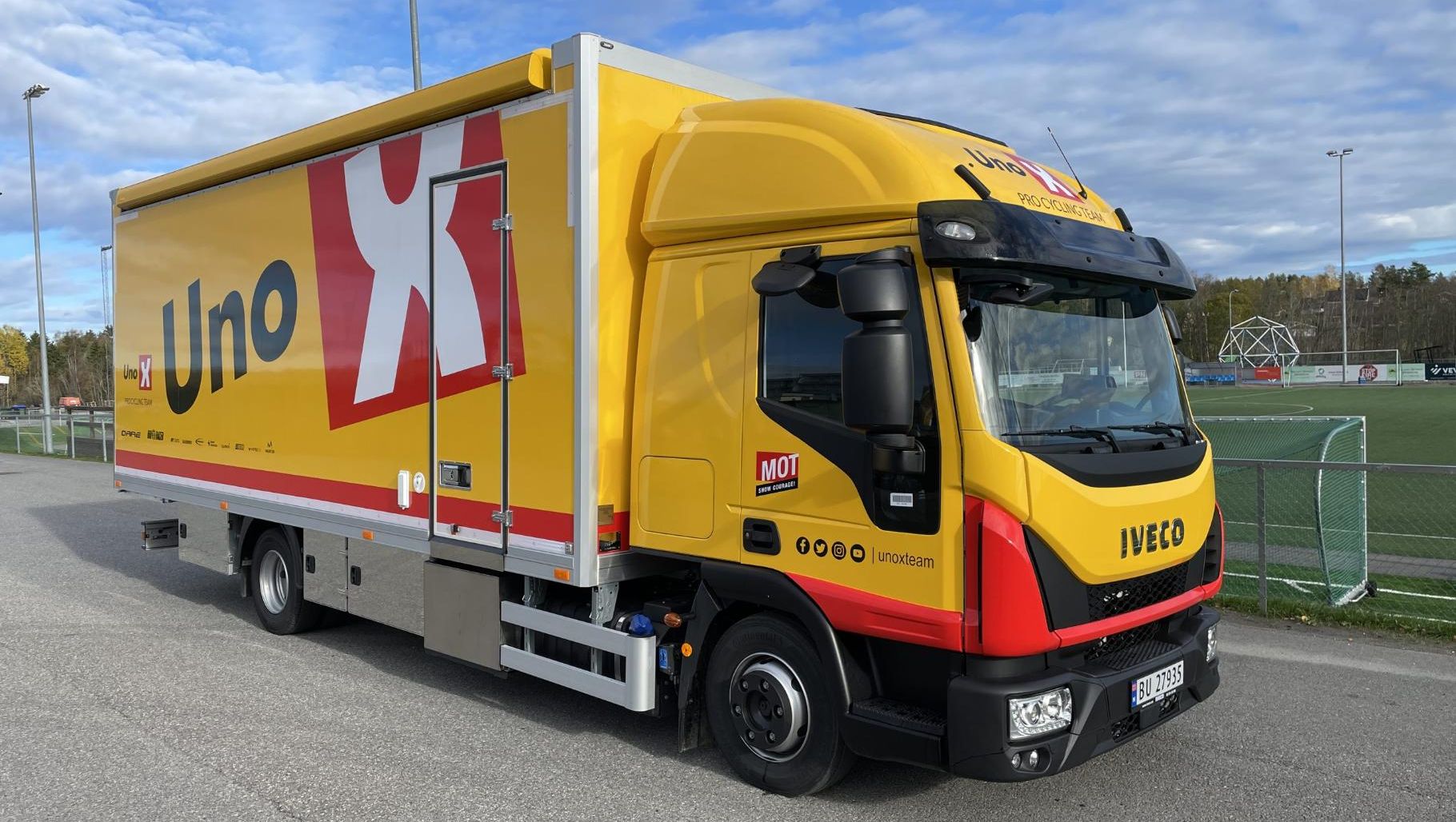 Iveco Eurocargo. Supportbil til Uno-X Pro Cycling Team!