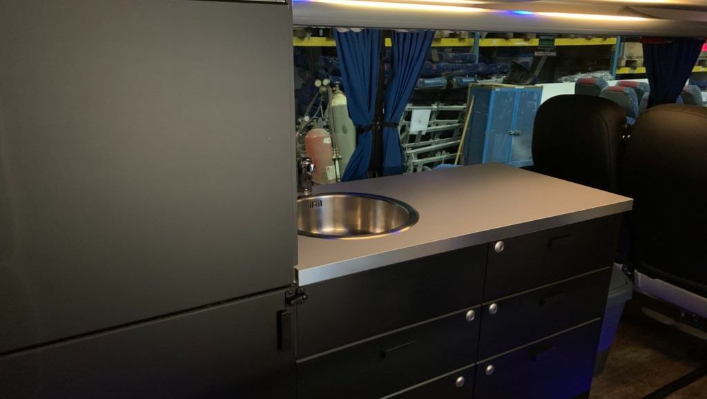 Oppbygging av kjøkken/bad, VDL Dobbeltdekker