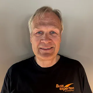 John-Arne Husvik, Bussjåfør/hjelpearbeider