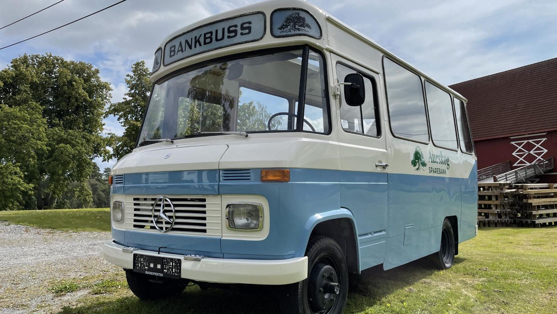 1967 Mercedes L406. Bankbuss!